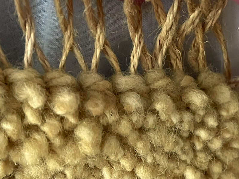 jute draden zitten gedraaid